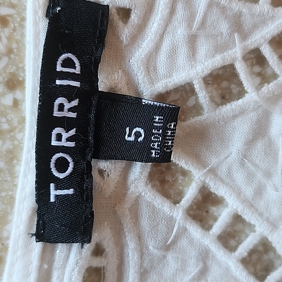 Torrid Coverup/ Kimono Ivory Size 5 - Picture 4 of 16